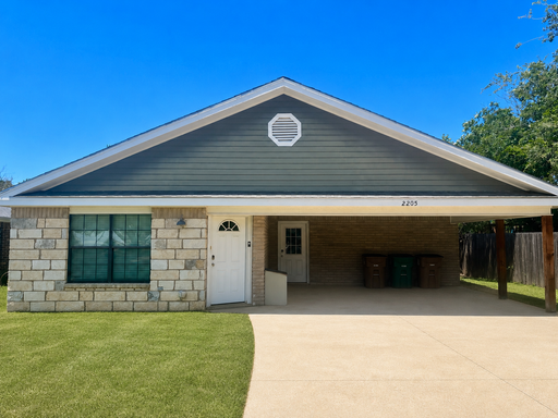 NOW AVAILABLE | Updated 4-Bedroom Home + Walking Distance to ASU Campus! – photo 1