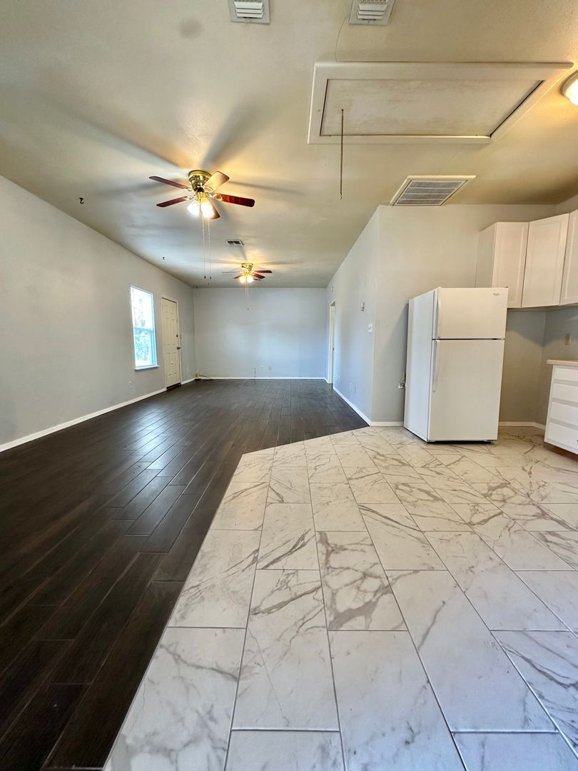 San Angelo House: 504 E 17th St