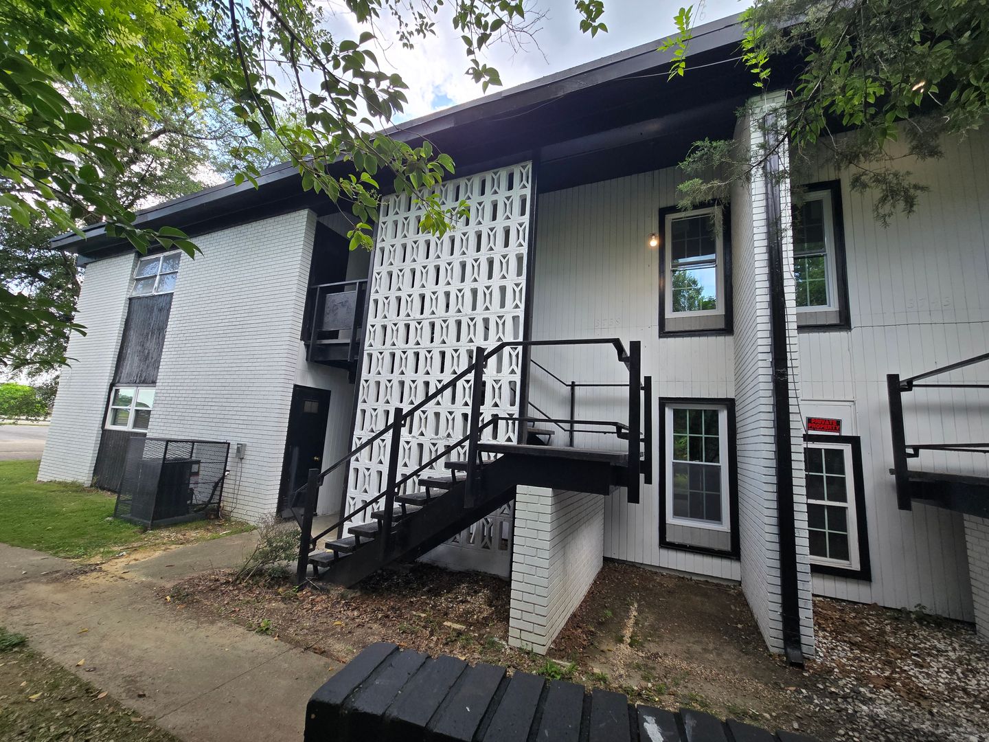 Montgomery Apartment: 3701 Wesley Drive