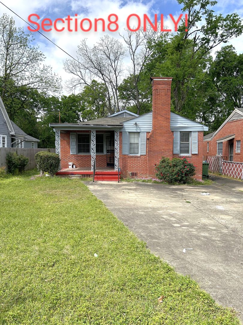 Montgomery House: 3616 Gaston Avenue