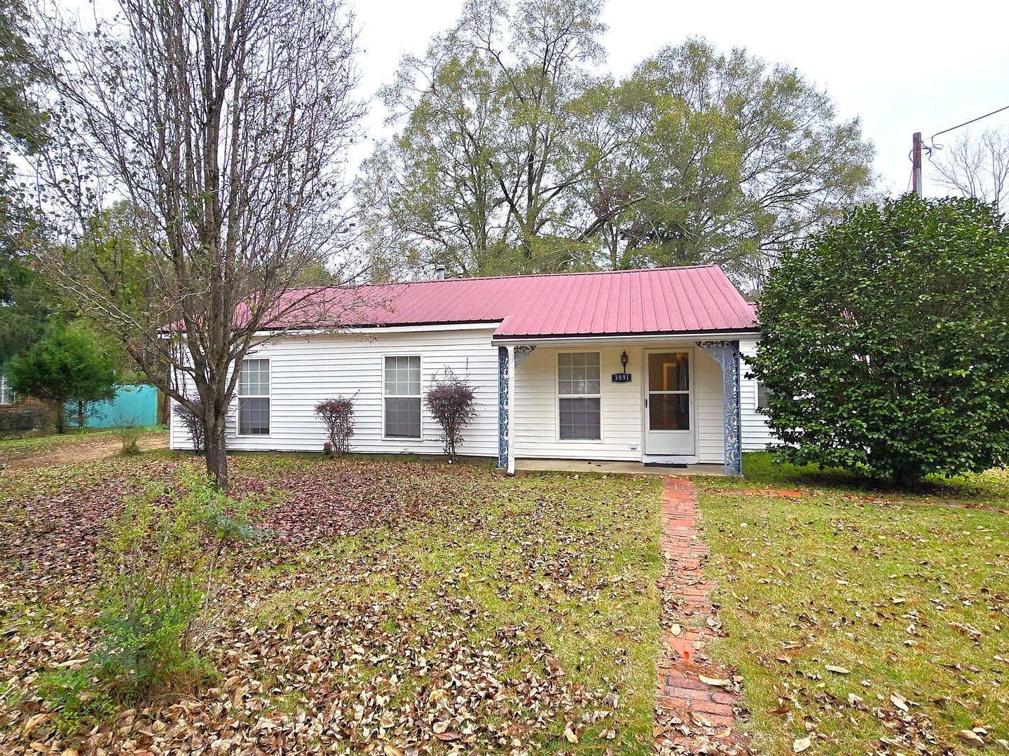 Millbrook Apartment: 3891 Frasier St