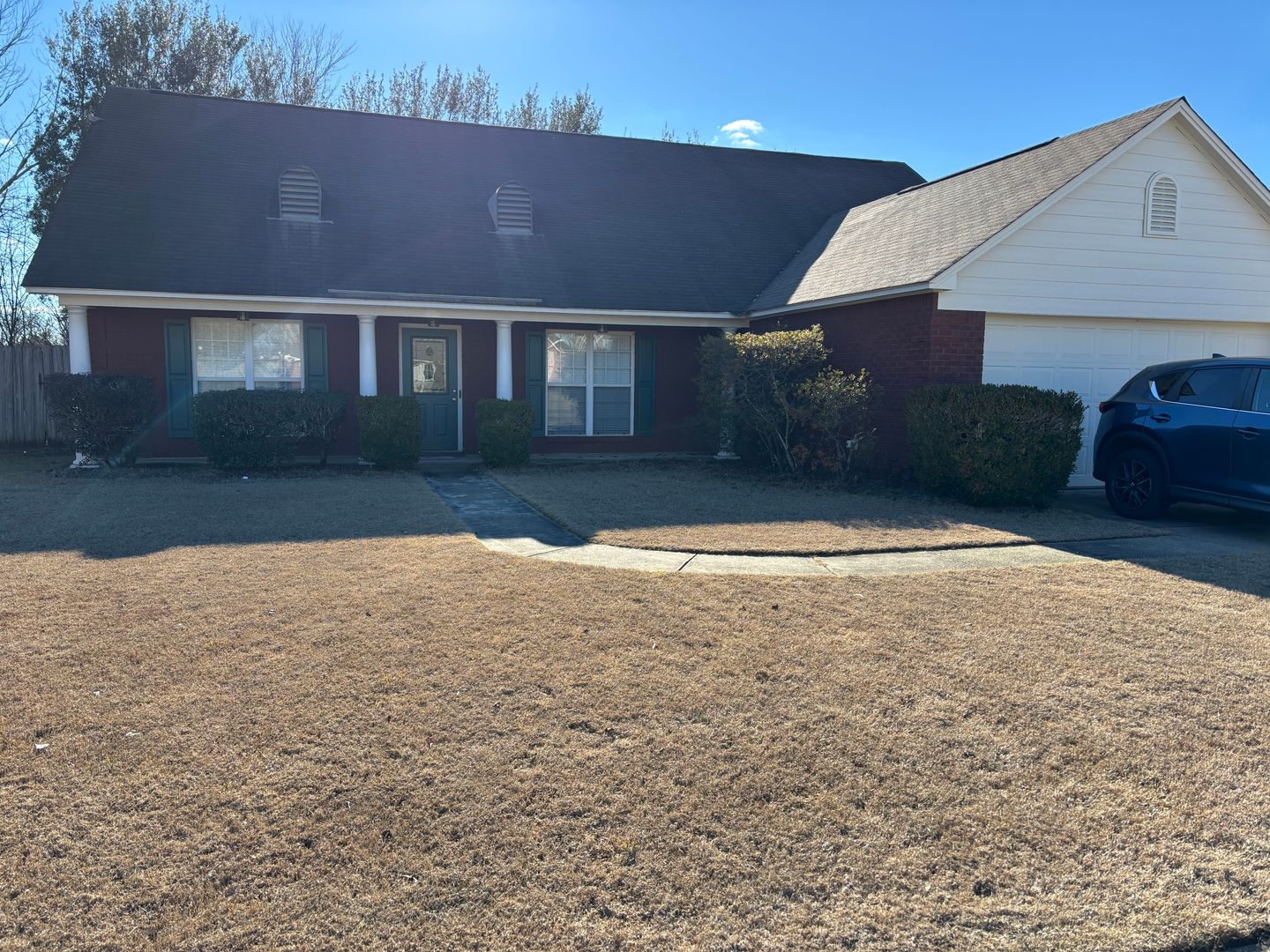 Montgomery House: 1136 Hallwood Lane