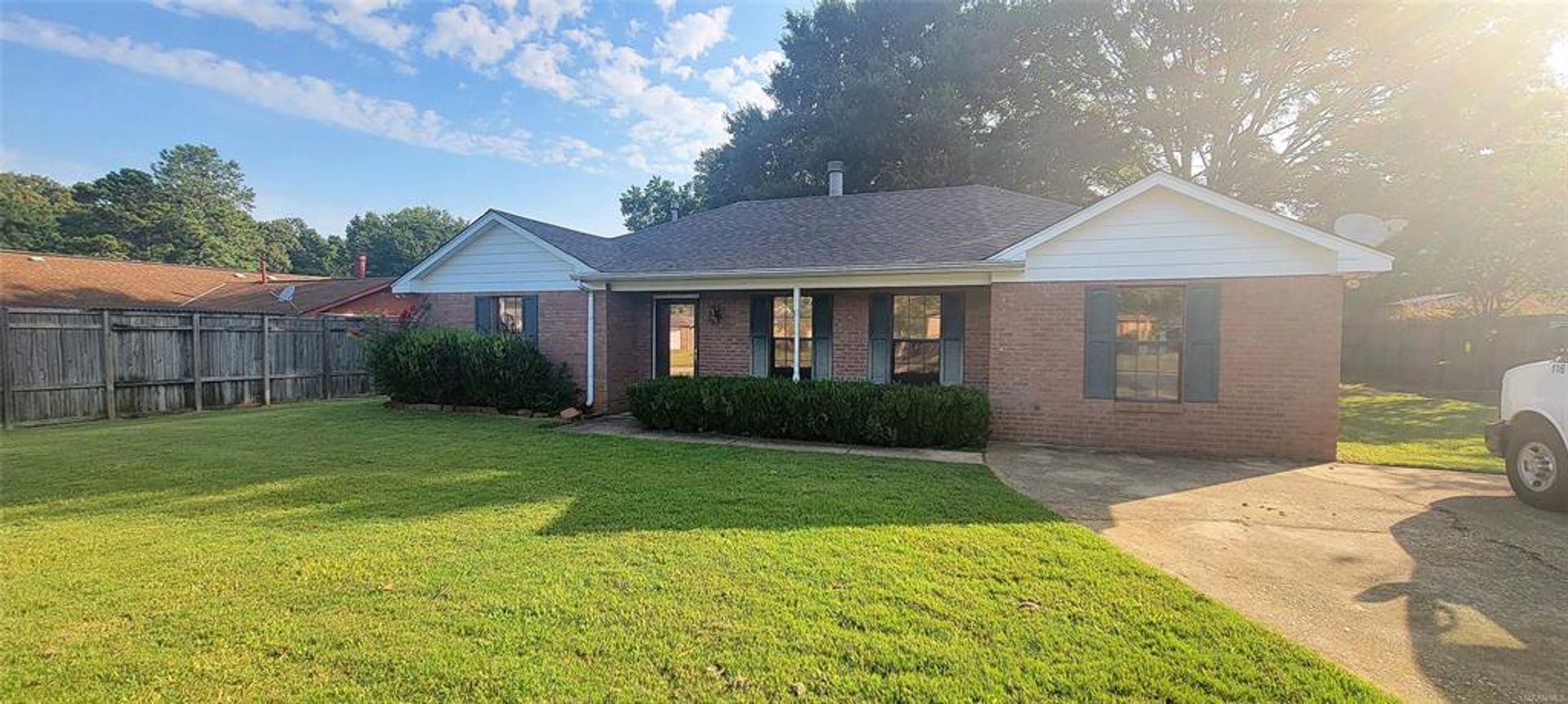 Millbrook House: 135 Daffodil Drive