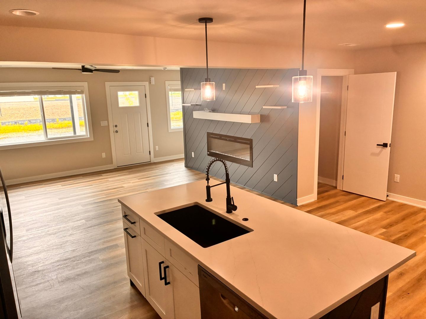 Urbandale Apartment: 14420 Springbrook Trail