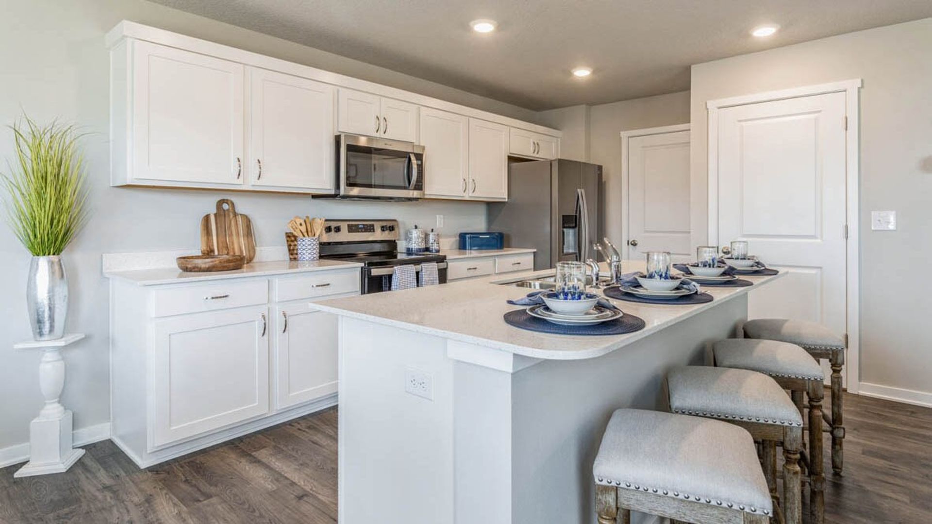 Urbandale House: 5626 152nd St