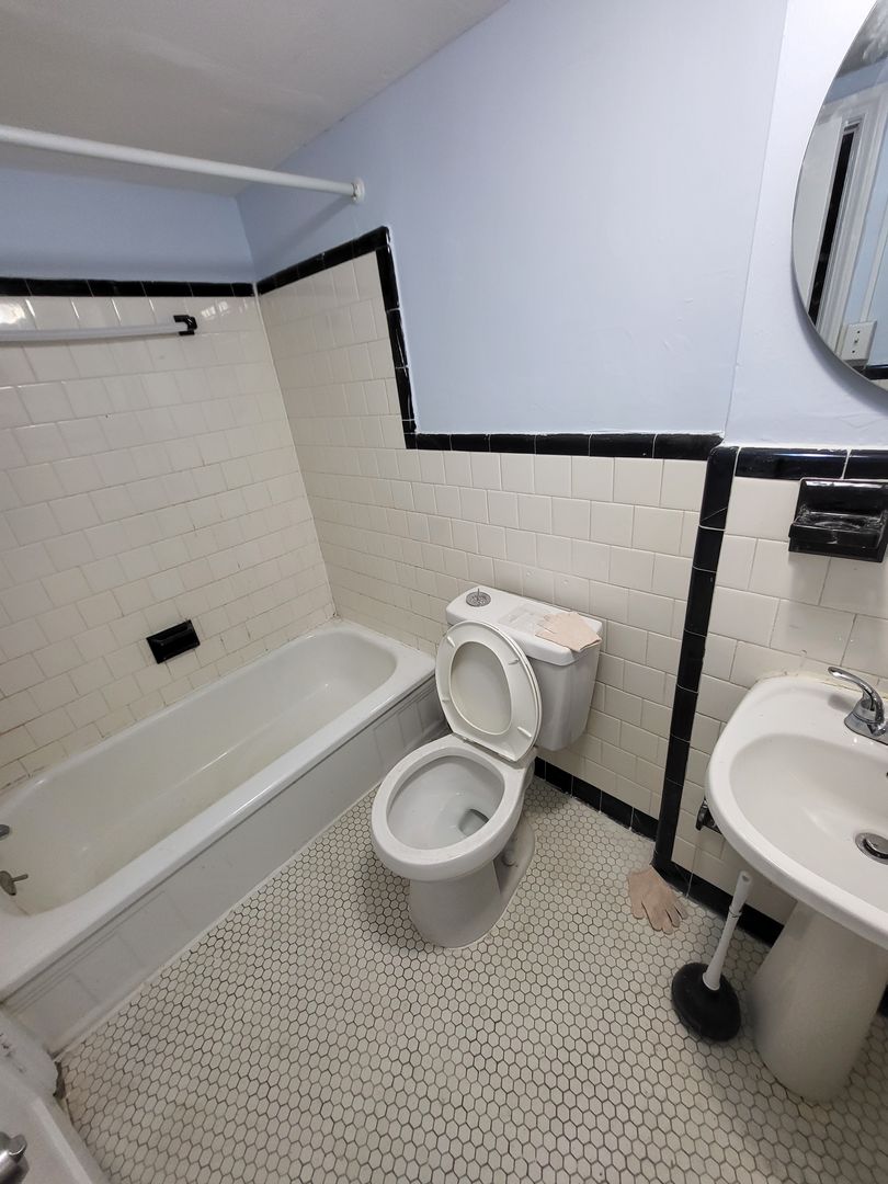 Baltimore Apartment: 2531 W Mosher St