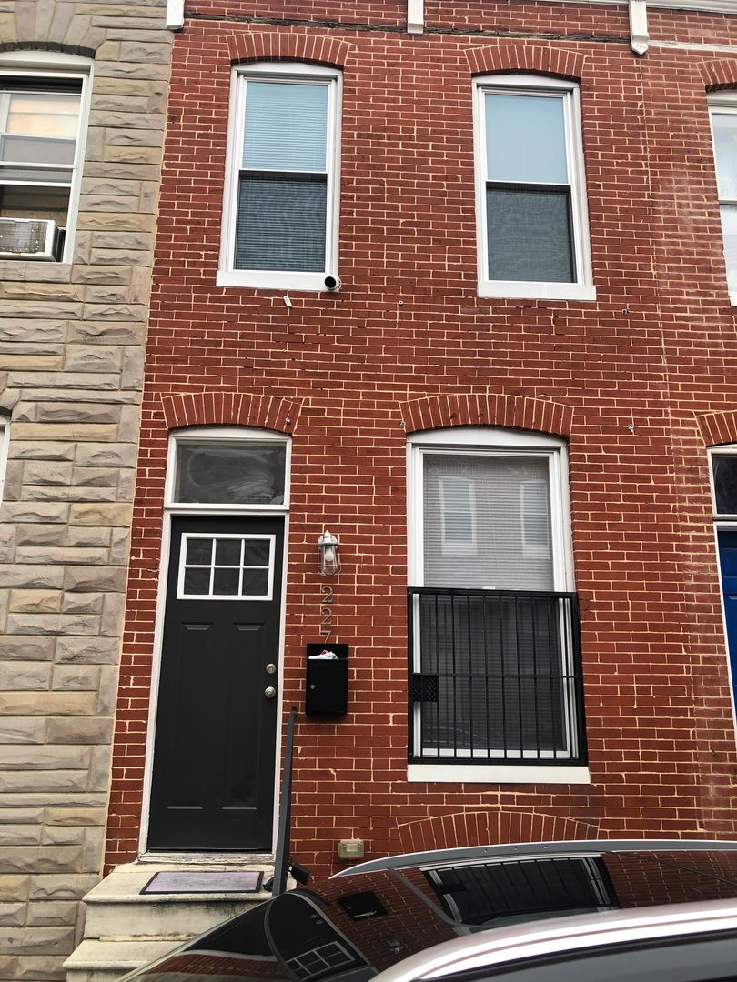 Baltimore House: 227 N Rose St