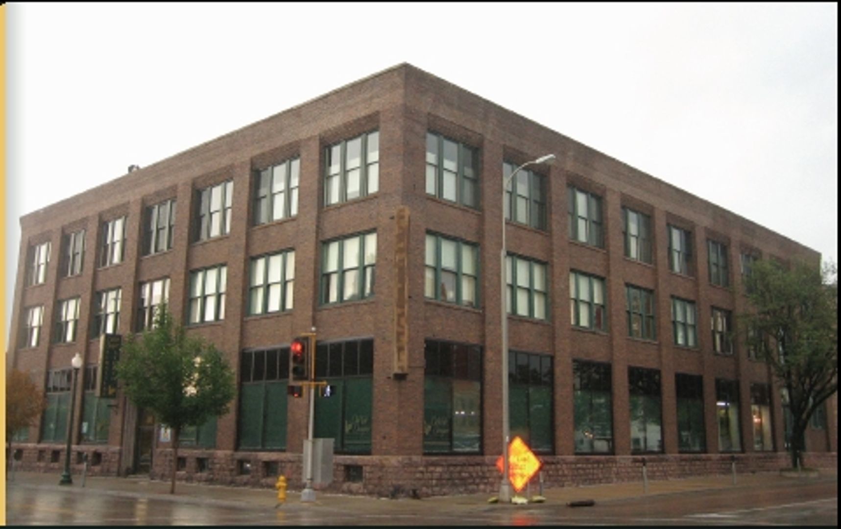 Sioux Falls Apartment: 400 N Main Ave