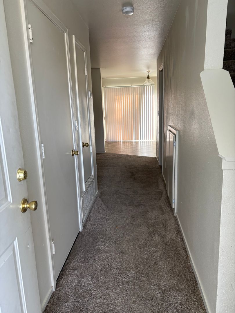 Dayton Apartment: 137 Dayton Village Parkway