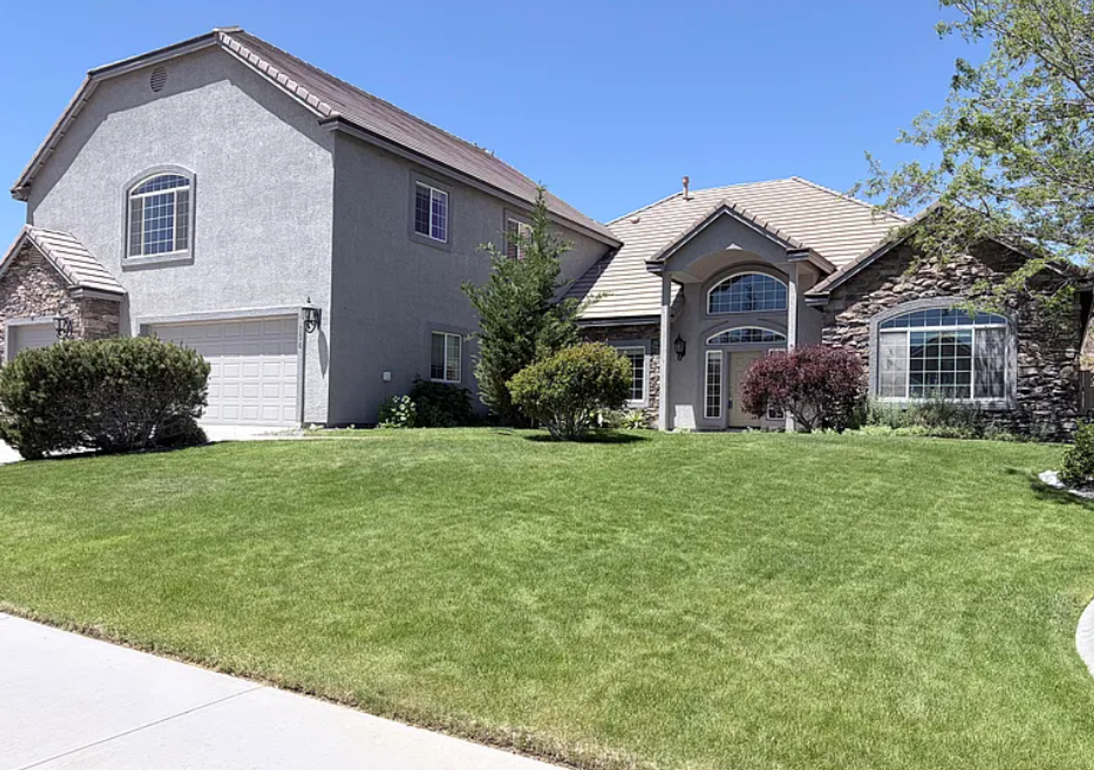 Dayton House: 134 Denio Drive