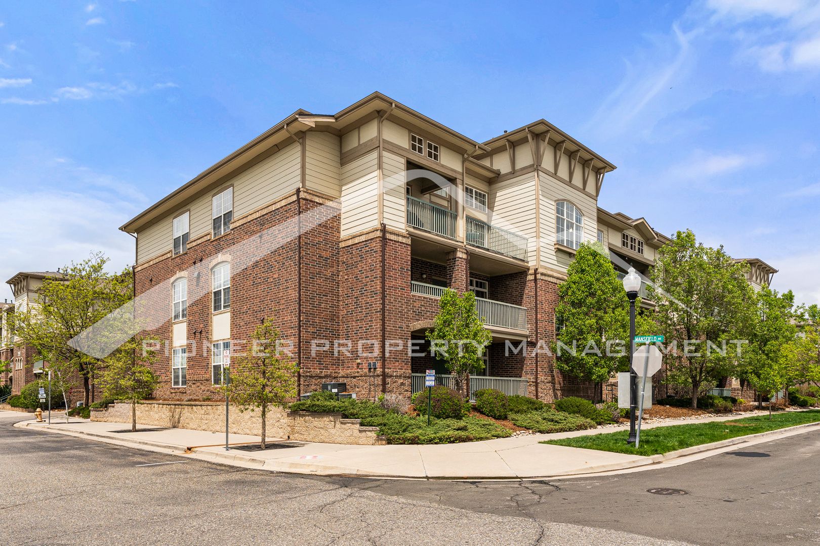 Aurora House: 3875 S Dayton St #203