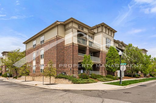 Spacious Condo with central AC and 2 Included Parking Spaces. – photo 1