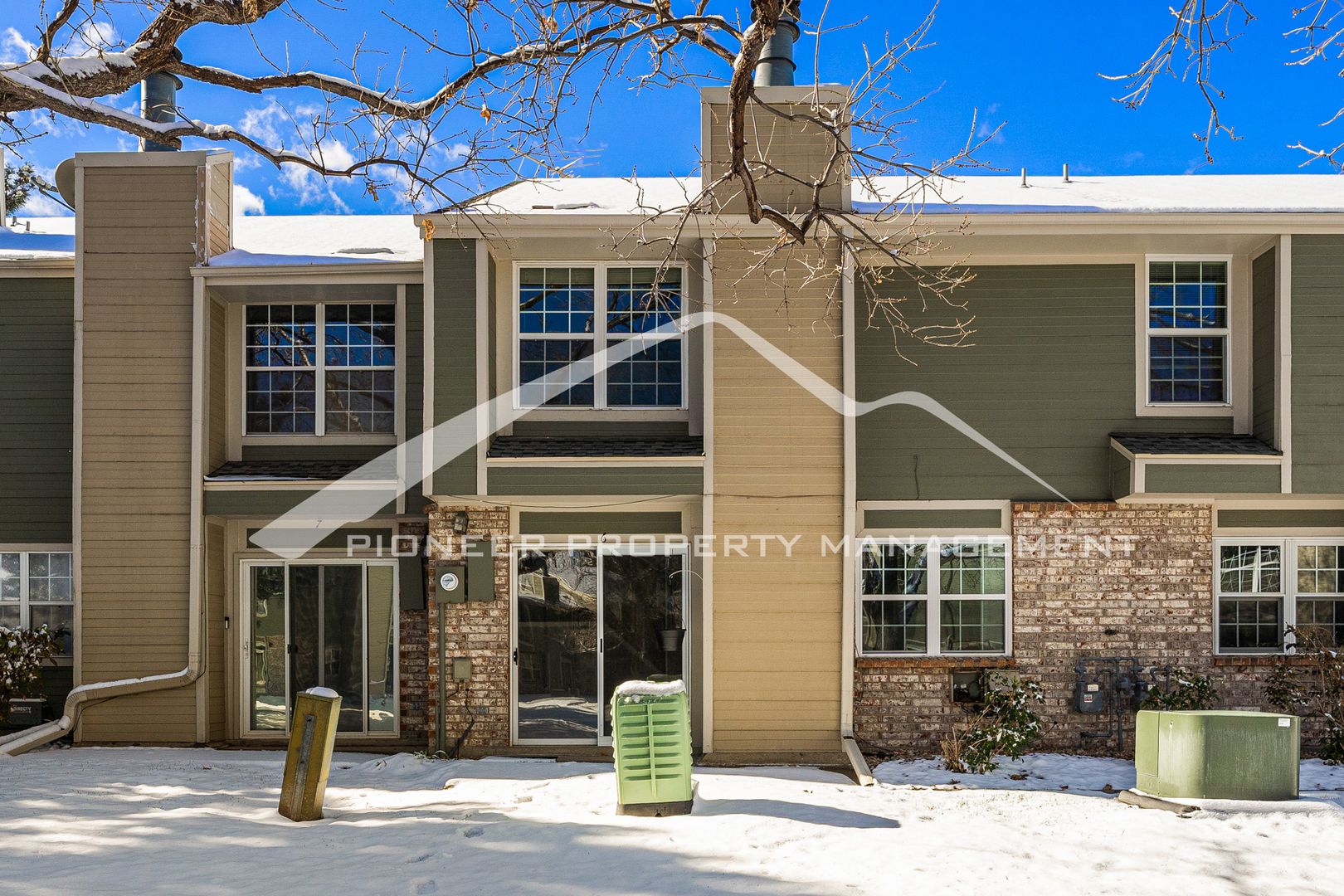 Lakewood Townhome: 3417 S Ammons St #25-6