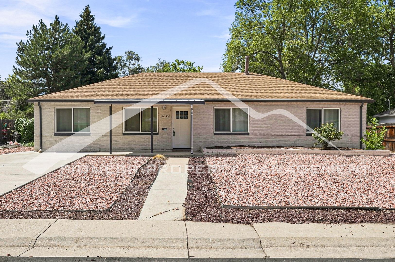 Aurora House: 1235 Scranton St