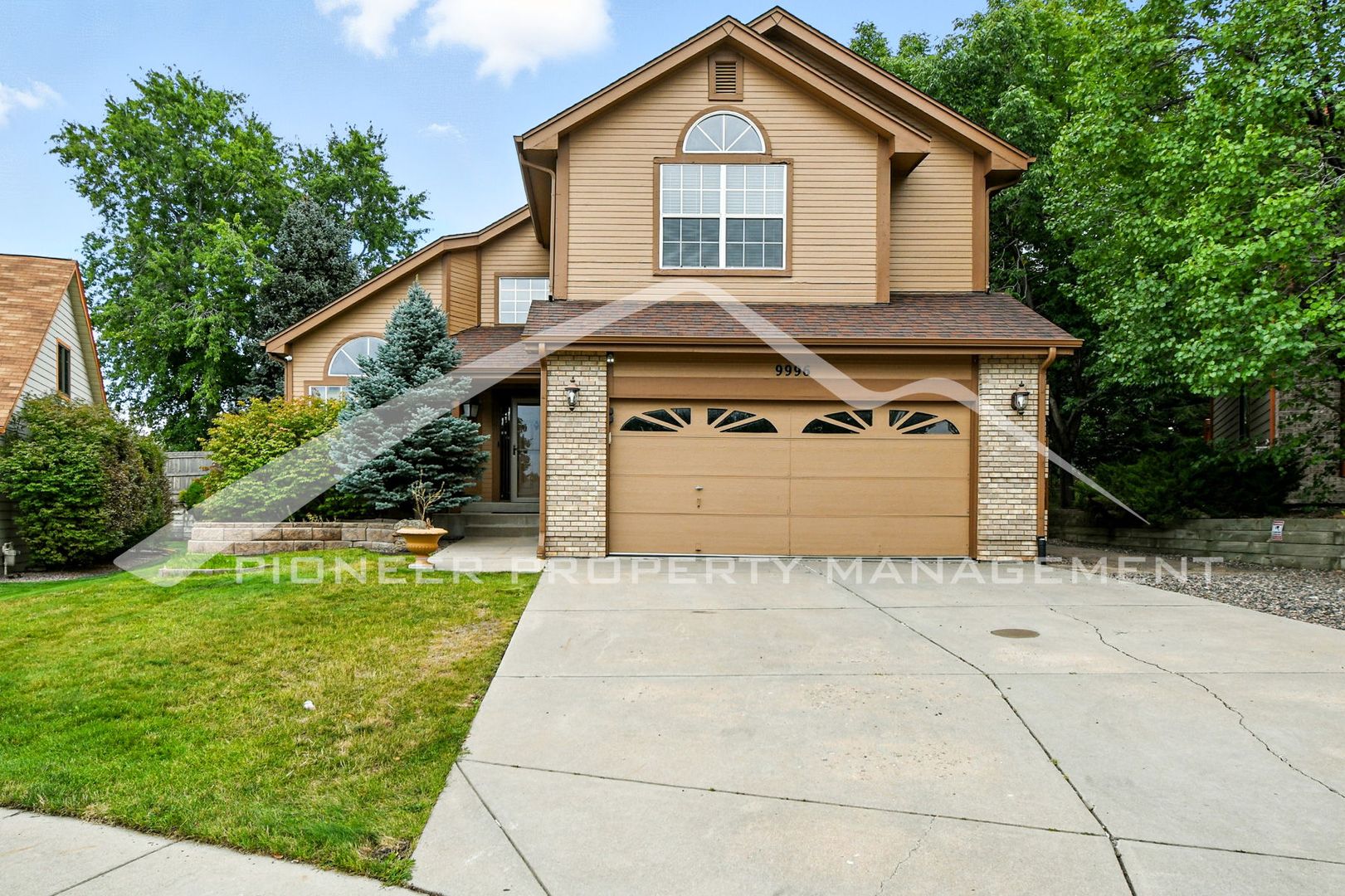 Lakewood House: 9996 W Florida Ave