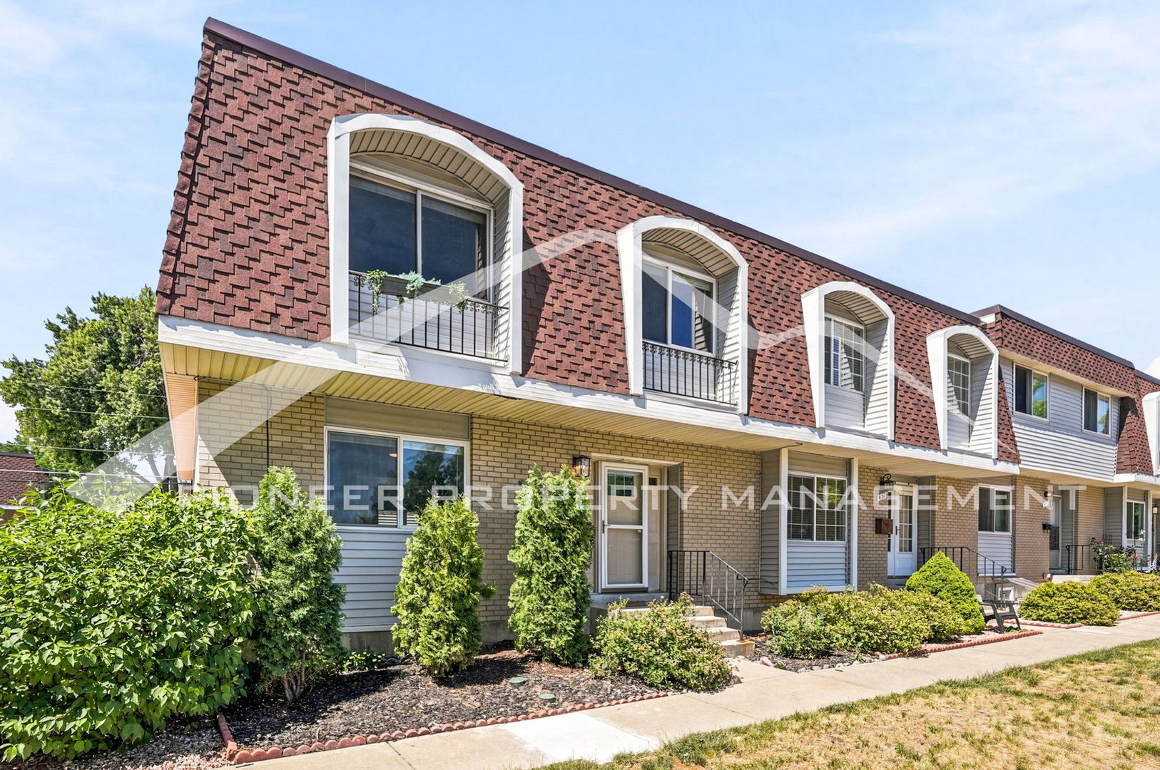 Lakewood Townhome: 655 S Xenon Ct