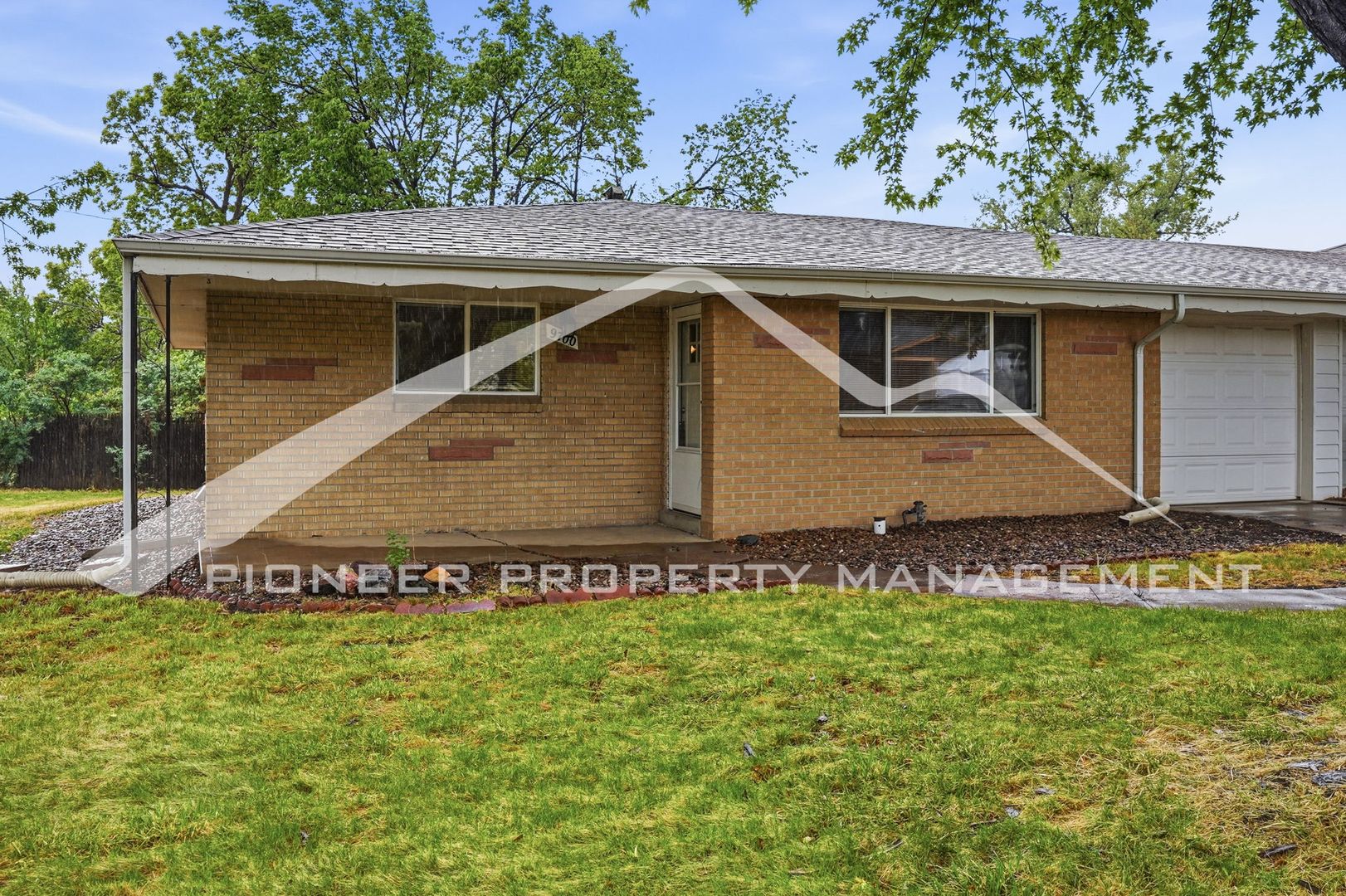 Lakewood House: 9700 W 17th Ave