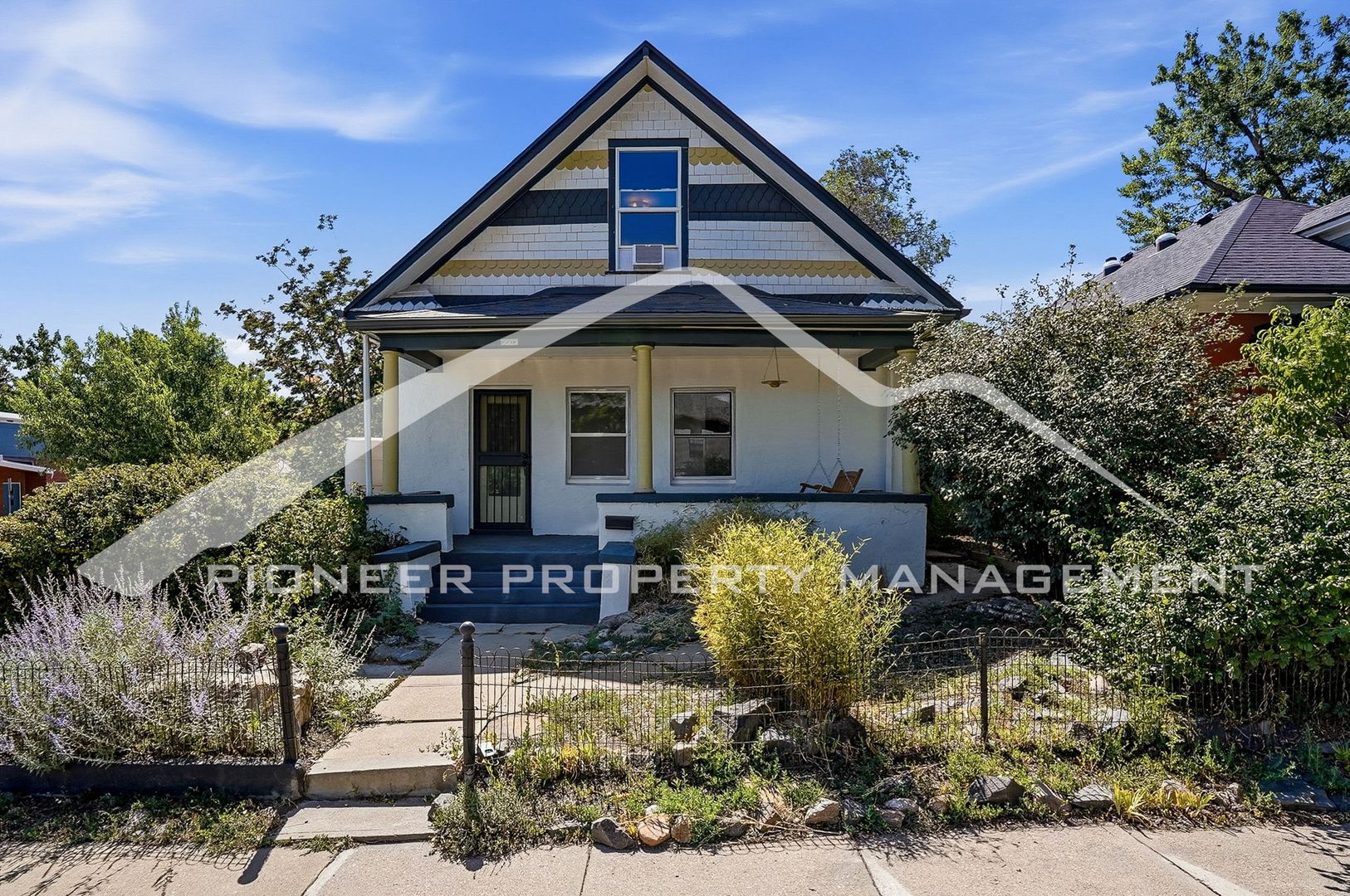 Edgewater House: 2503 Benton St
