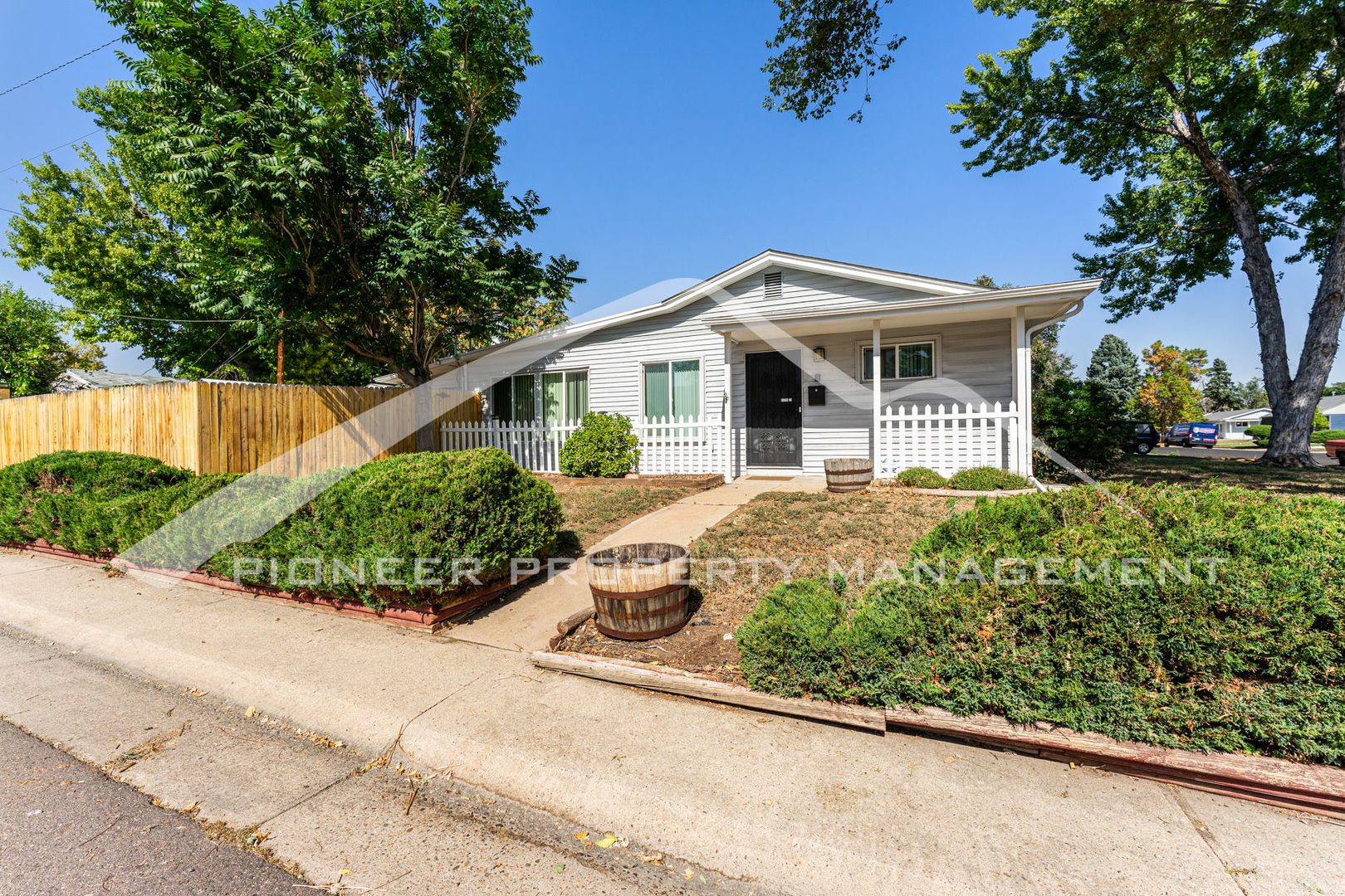 Denver House: 1649 S Xavier St