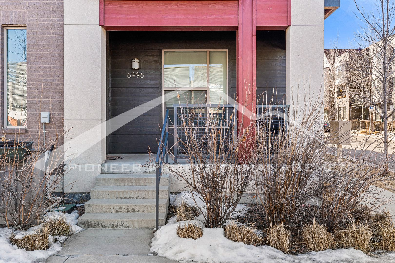 Lakewood House: 6996 W Alaska Dr