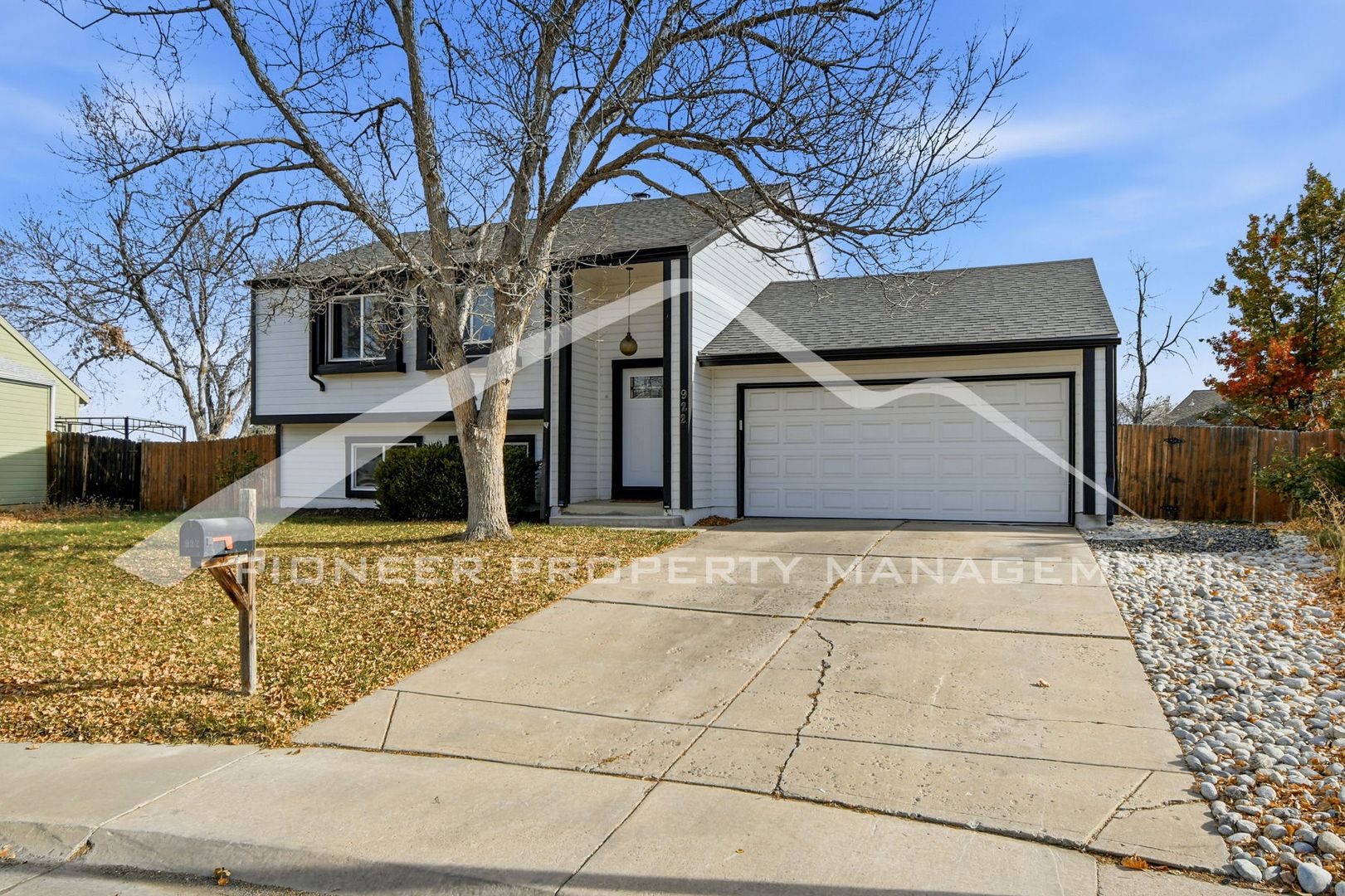 Aurora House: 922 S Telluride St