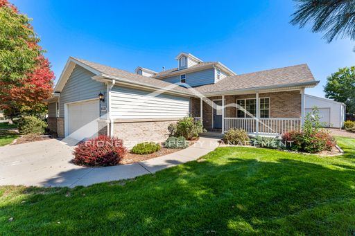 Fantastic Half-Duplex with Two Car Garage and Central A/C – photo 1