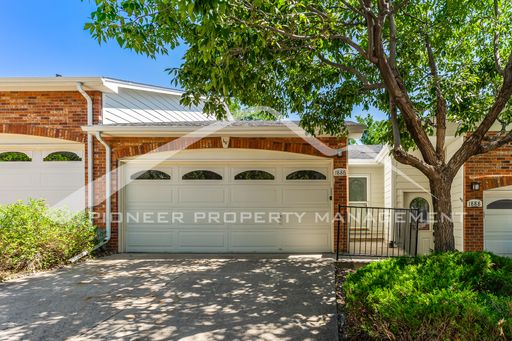 Cozy Home with Attached Garage and Central A/C – photo 1