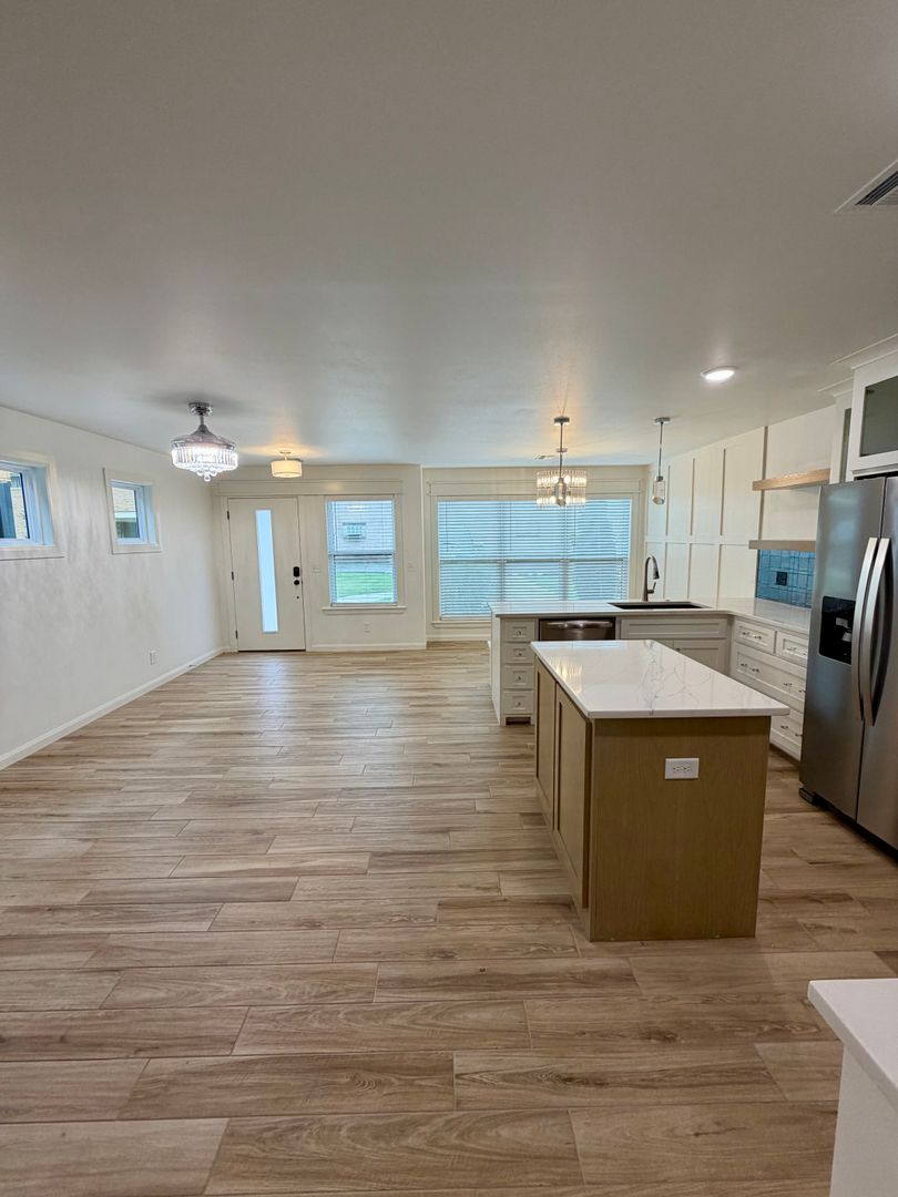 Owasso Townhome: 103 N Atlanta