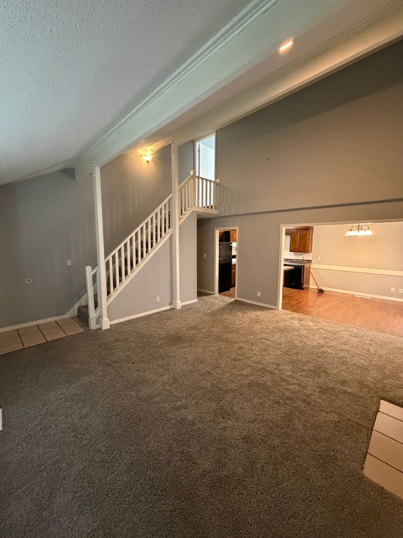 Claremore Multiplex: 636 Earthside Dr