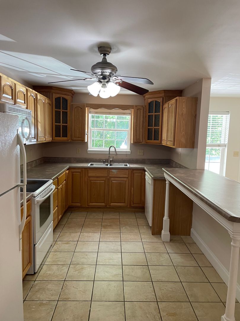 Huntington Apartment: 5919  Mahood