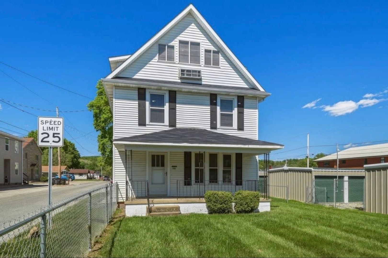 Huntington House: 6276 East Pea Ridge Rd