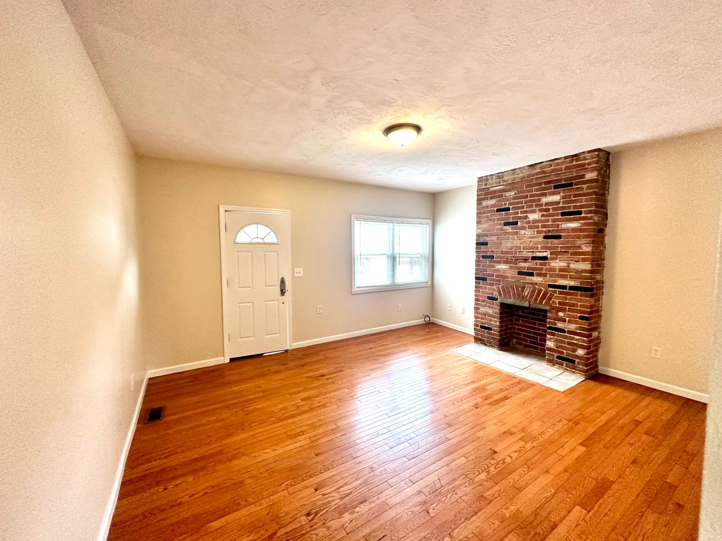 Pittsburgh Apartment: 208/210 Maple Terrace