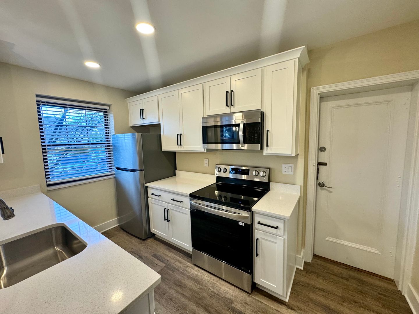 Mt. Lebanon Apartment: 26 Academy Ave.