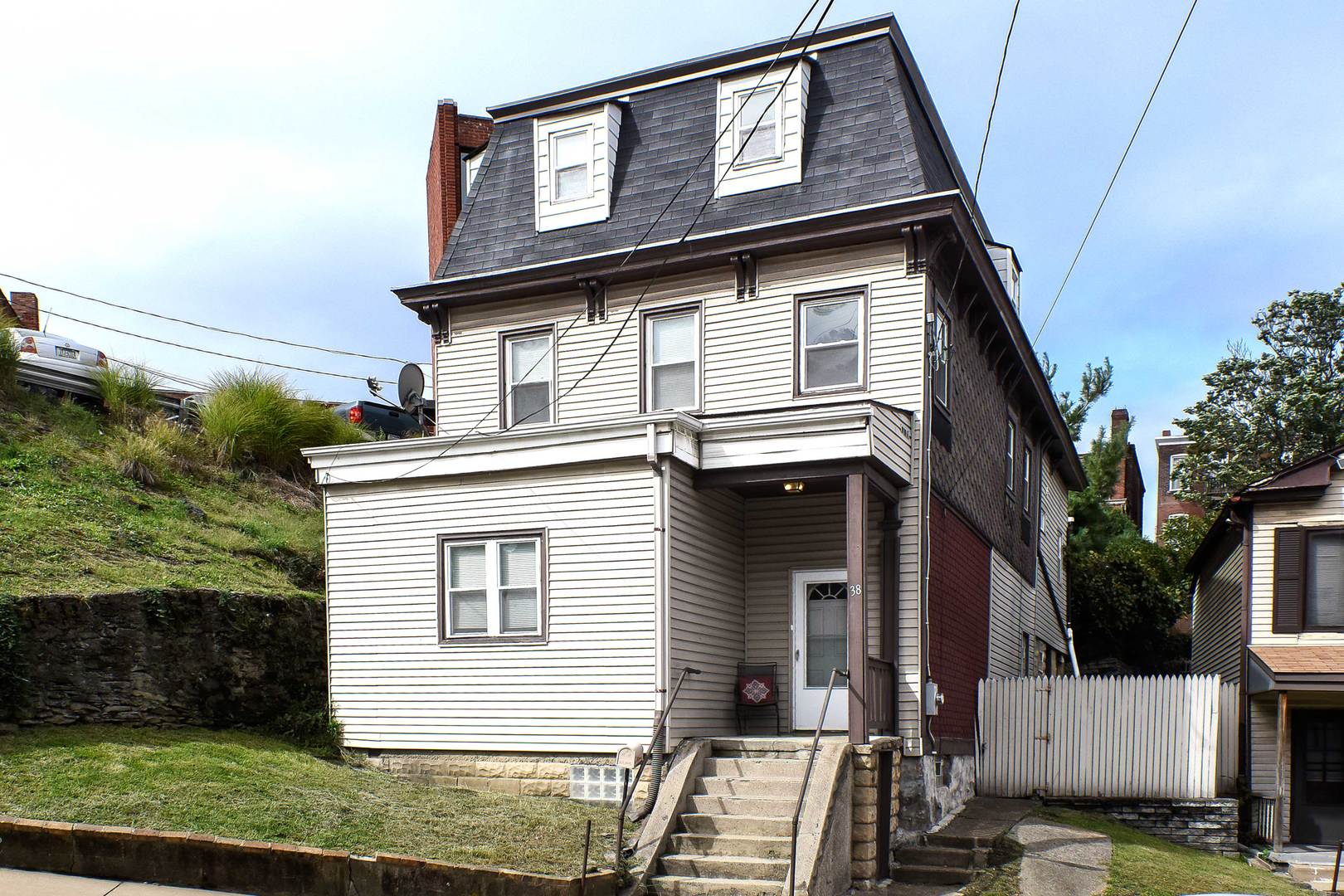 Pittsburgh House: 38 Wyoming Street