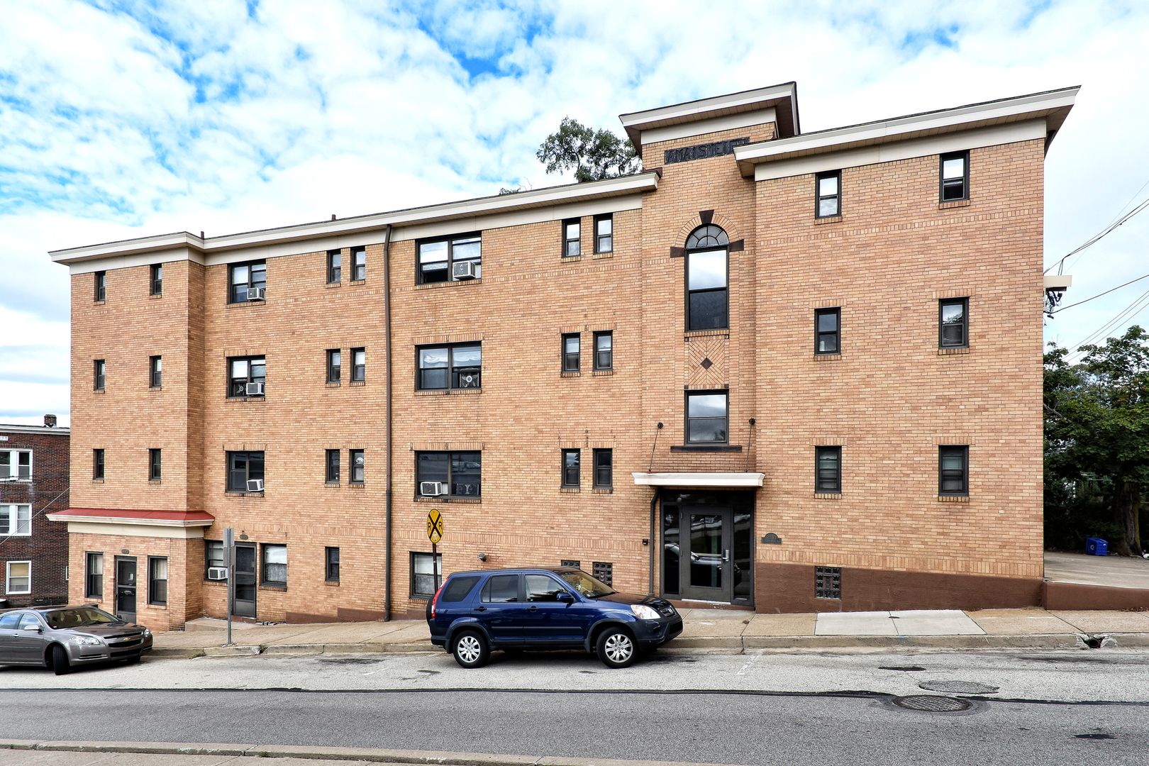 Dormont Apartment: 3130 Raleigh Avenue