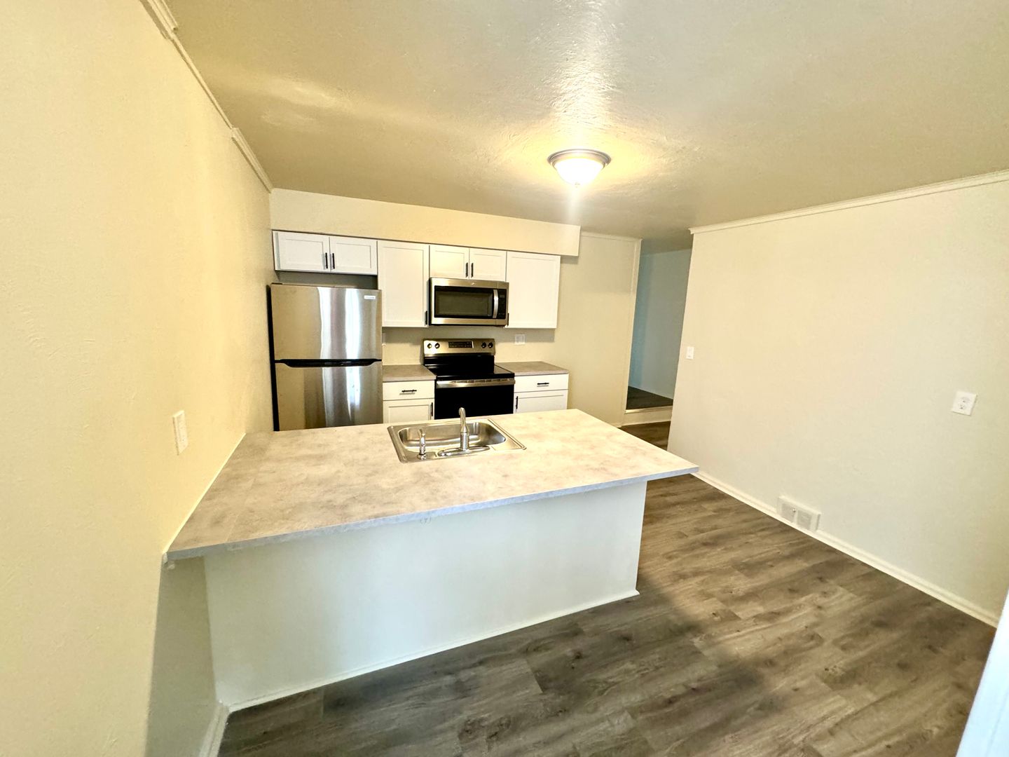 Pittsburgh Apartment: 147 Virginia Avenue