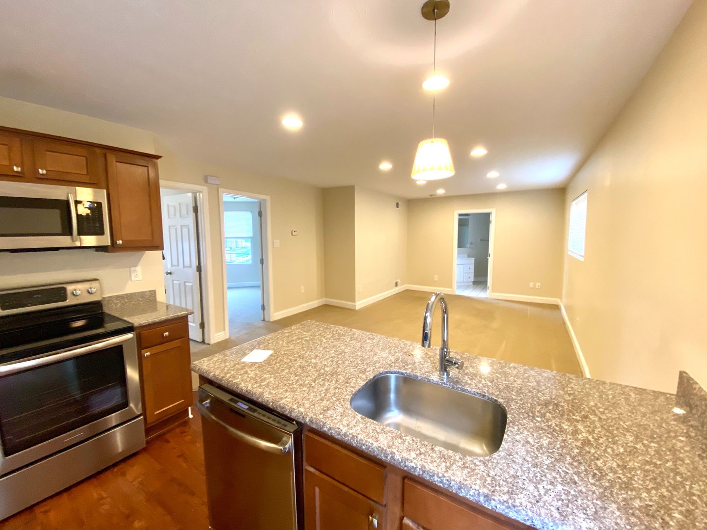 Pittsburgh Apartment: 32 Wyoming Street