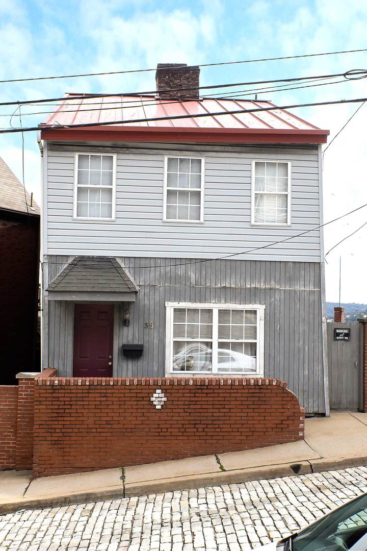 Pittsburgh Apartment: 35 Wyoming Street