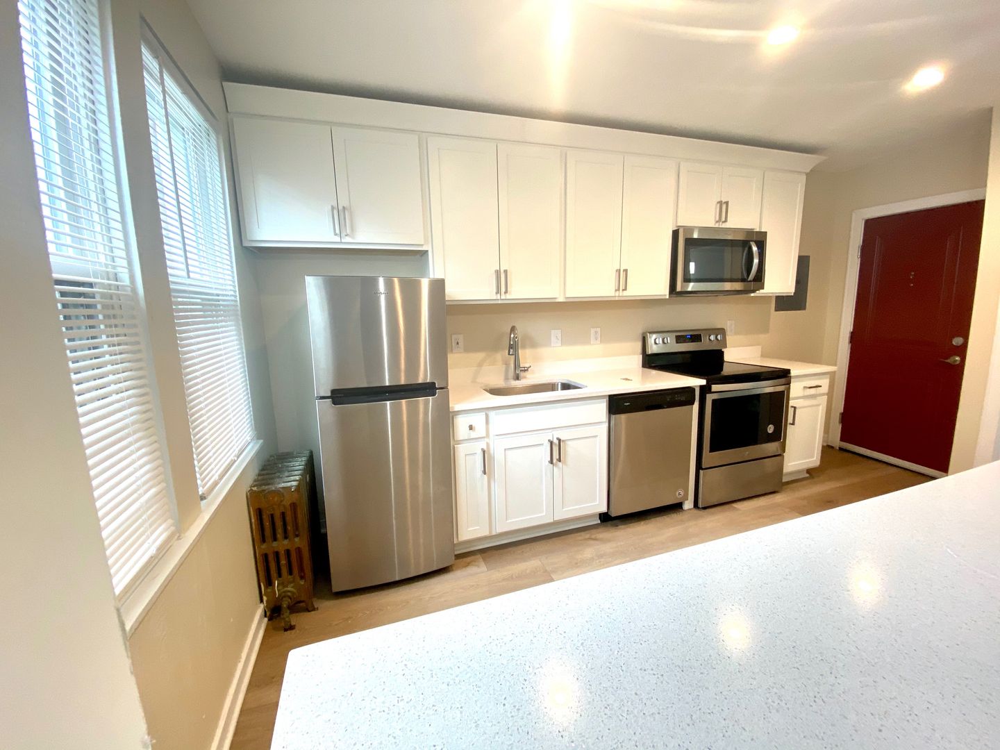 Dormont Apartment: 1241 Illinois Avenue