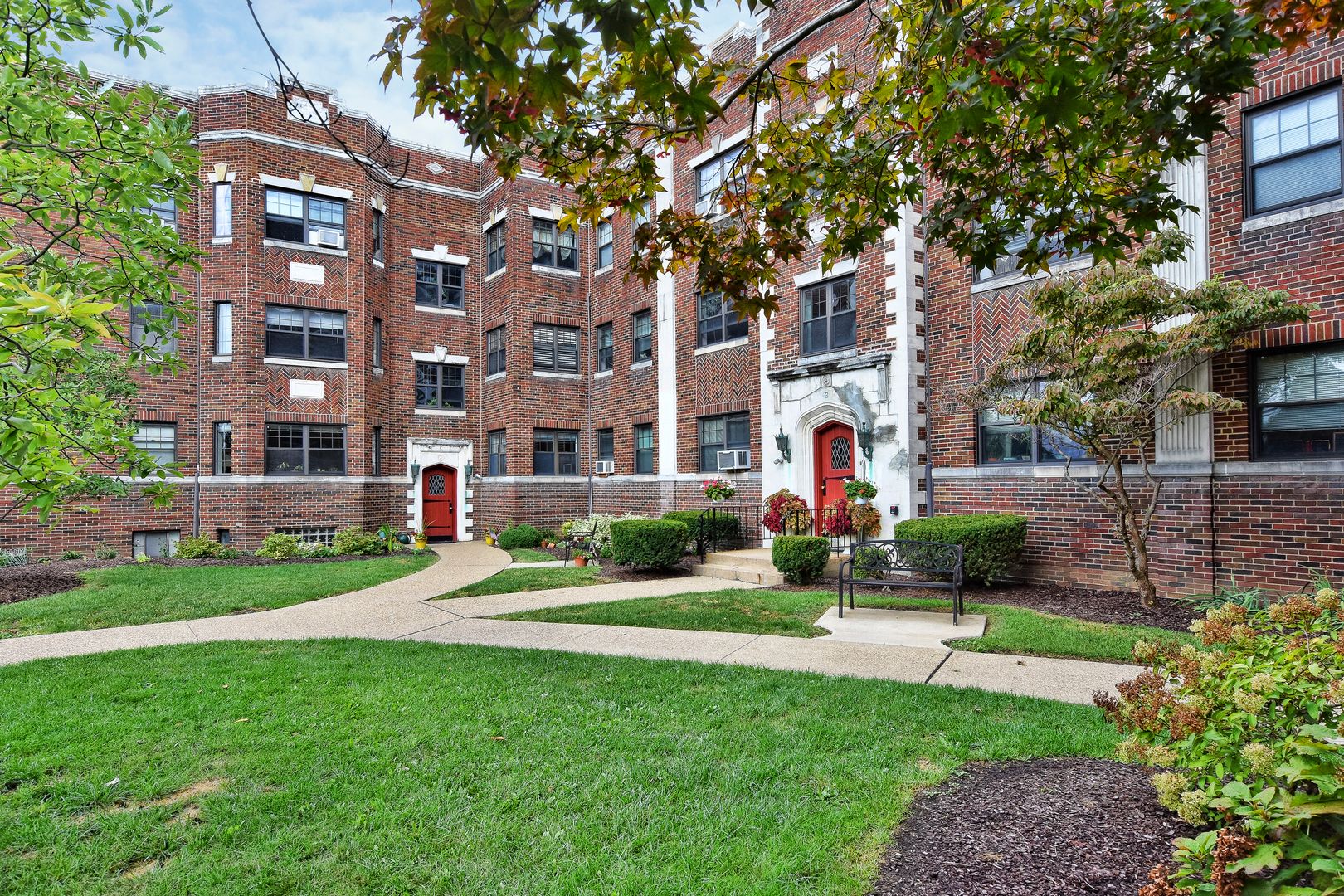 Mt. Lebanon Apartment: 26 Academy Ave.