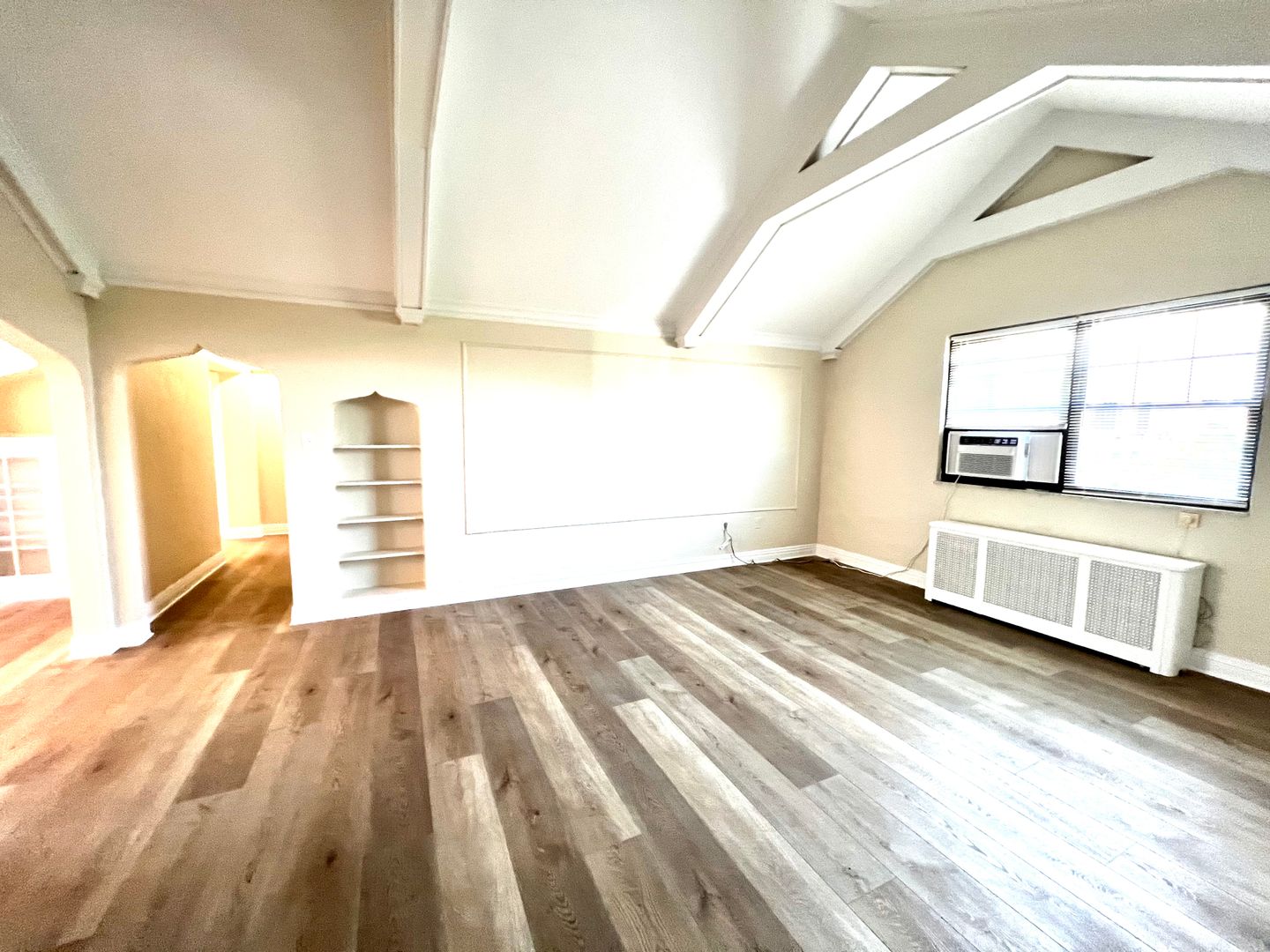 Mt. Lebanon Apartment: 26 Academy Ave.
