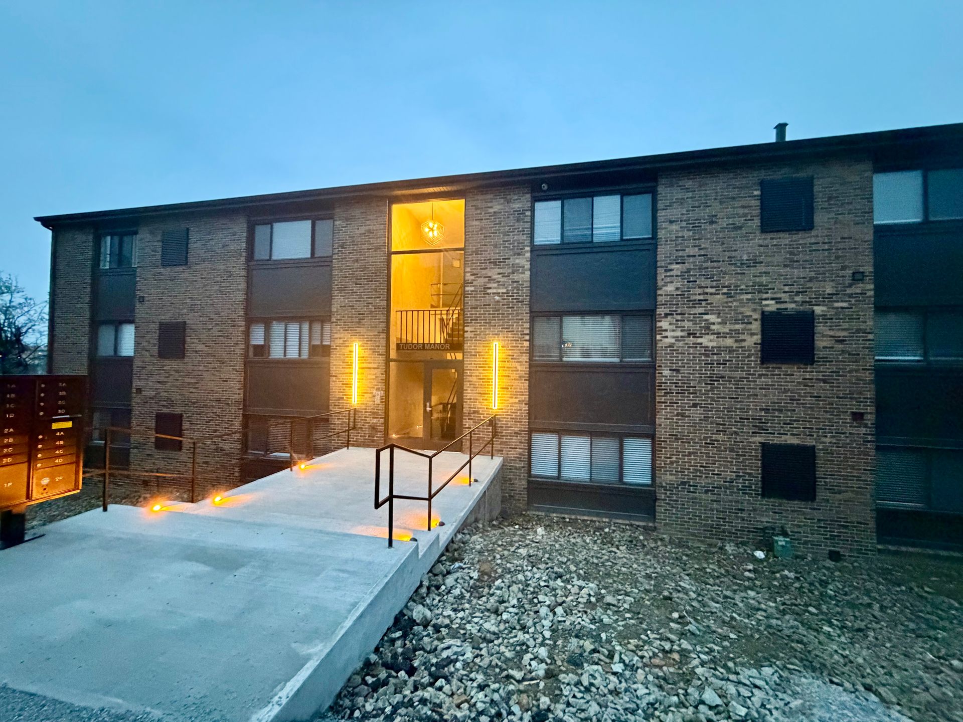 Carnegie Apartment: 830 Library Avenue