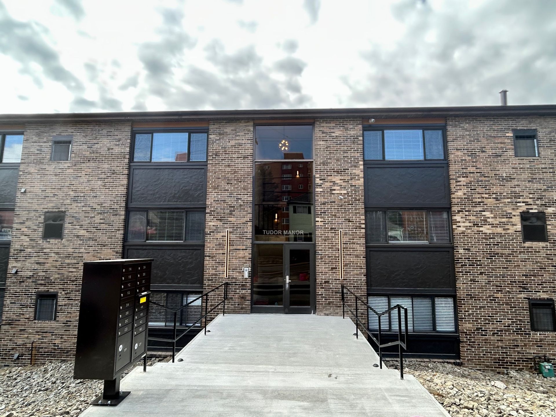 Carnegie Apartment: 830 Library Avenue