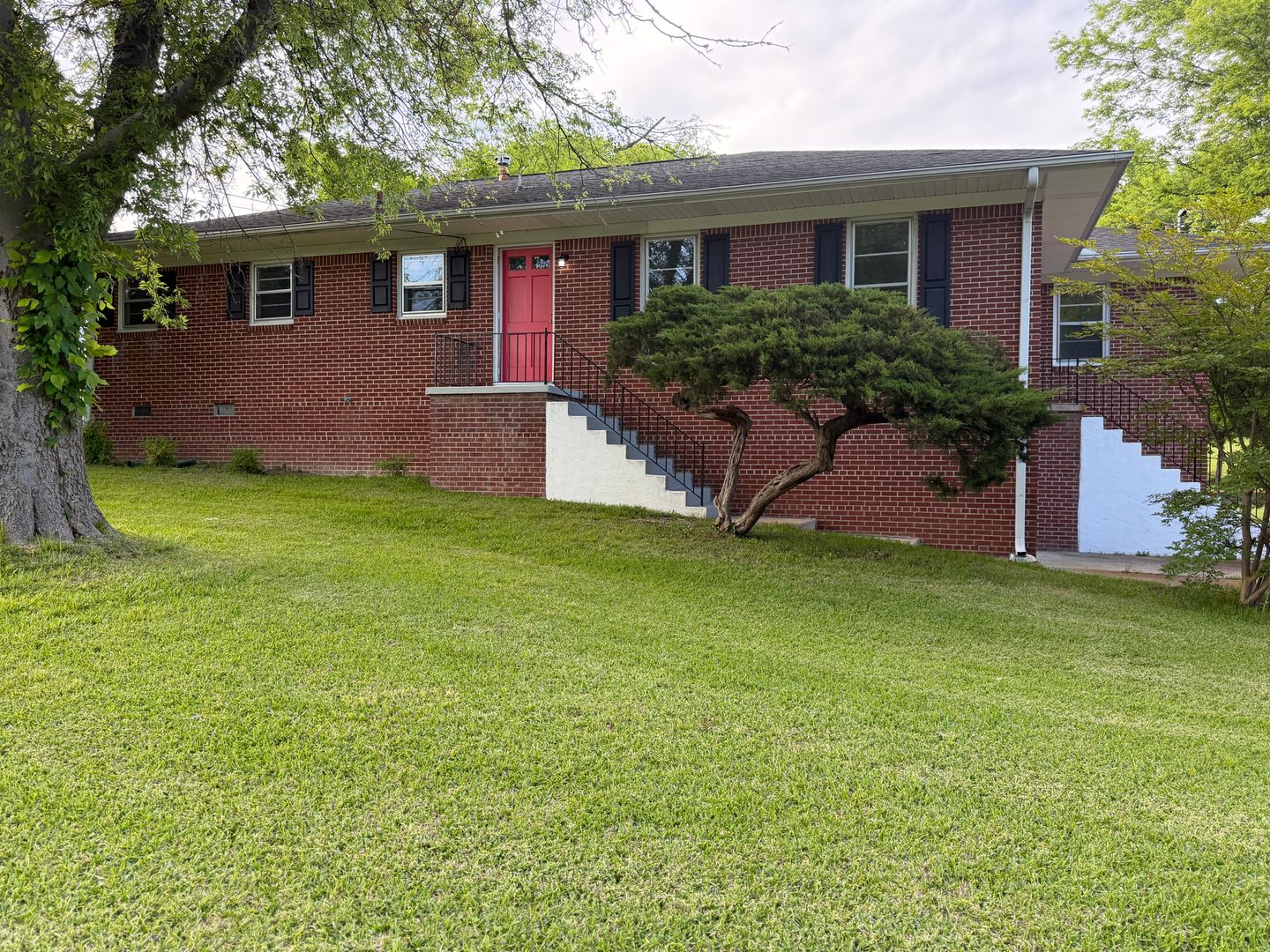 Tupelo House: 920 Eisenhower