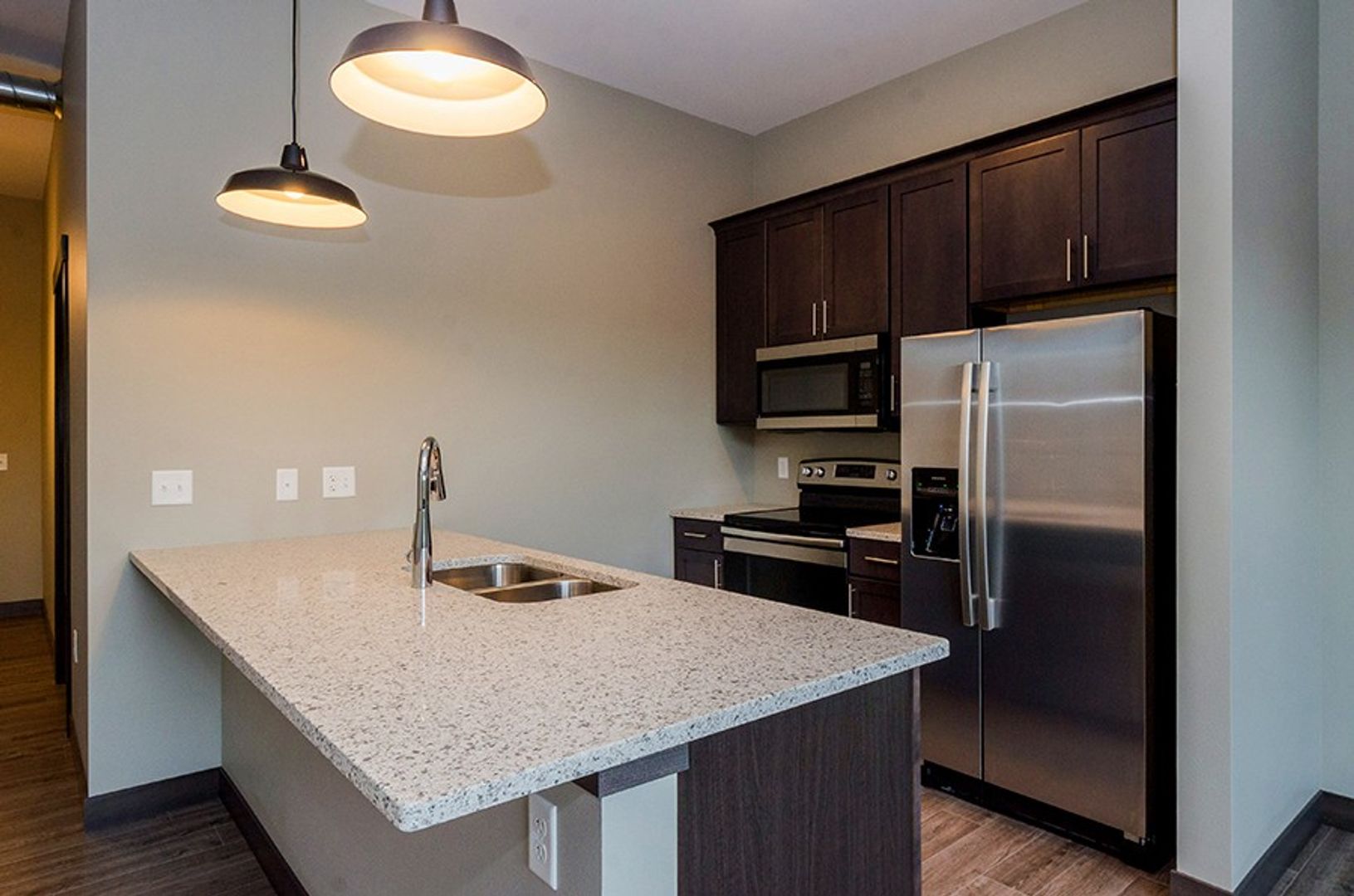 Cedar Rapids Apartment: 1120 Depot Lane SE