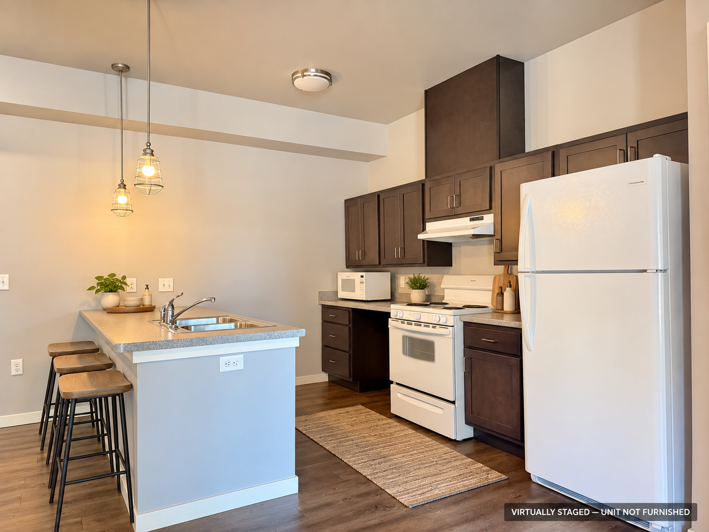 Cedar Rapids Apartment: 442 5th Avenue SW - Unit 5