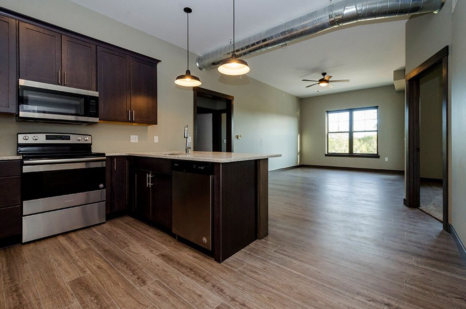 Cedar Rapids Apartment: 1120 Depot Lane SE
