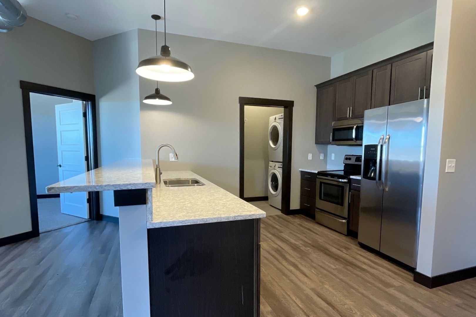 Cedar Rapids Apartment: 460 12th Avenue SE
