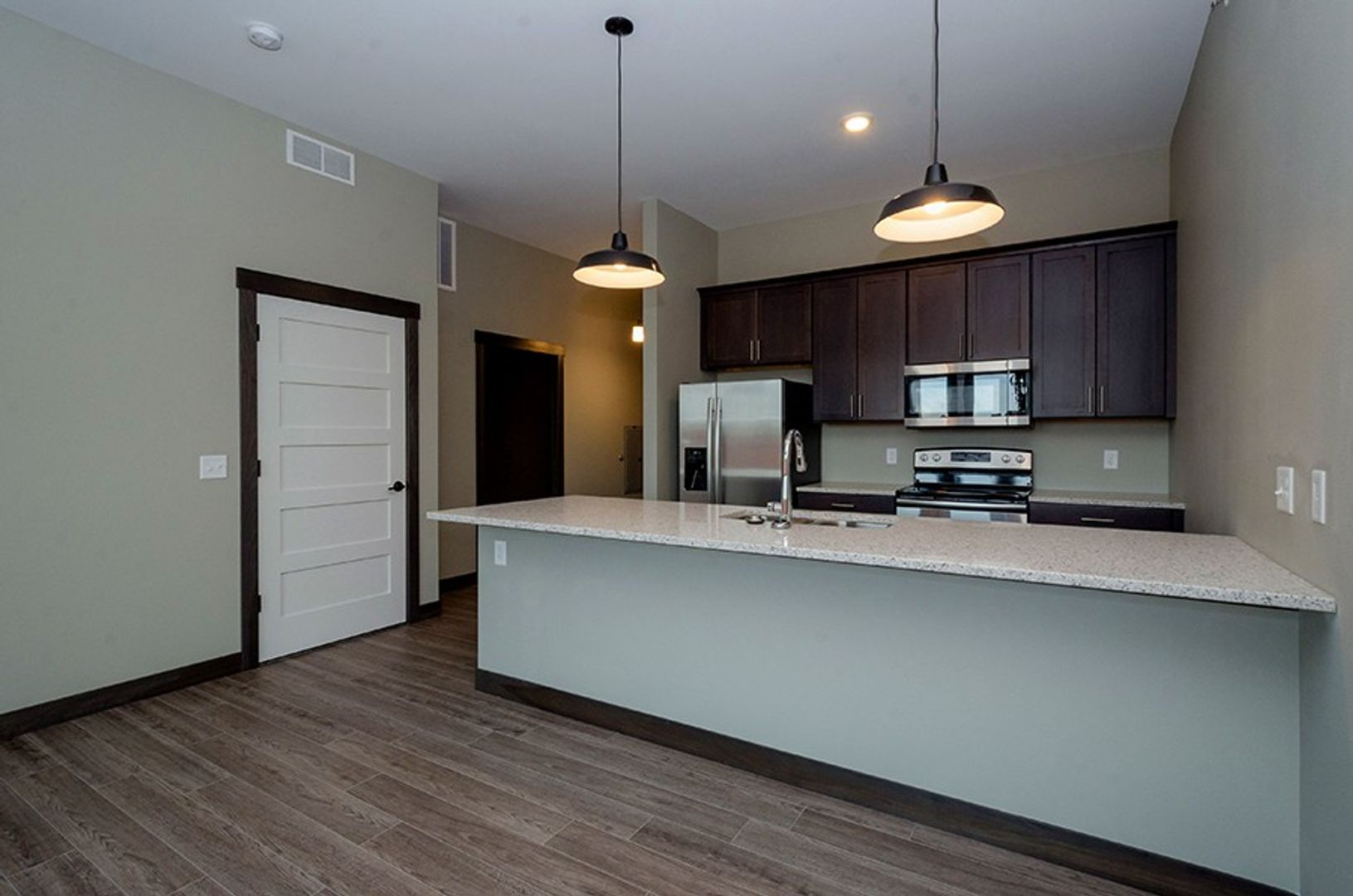 Cedar Rapids Apartment: 1120 Depot Lane SE