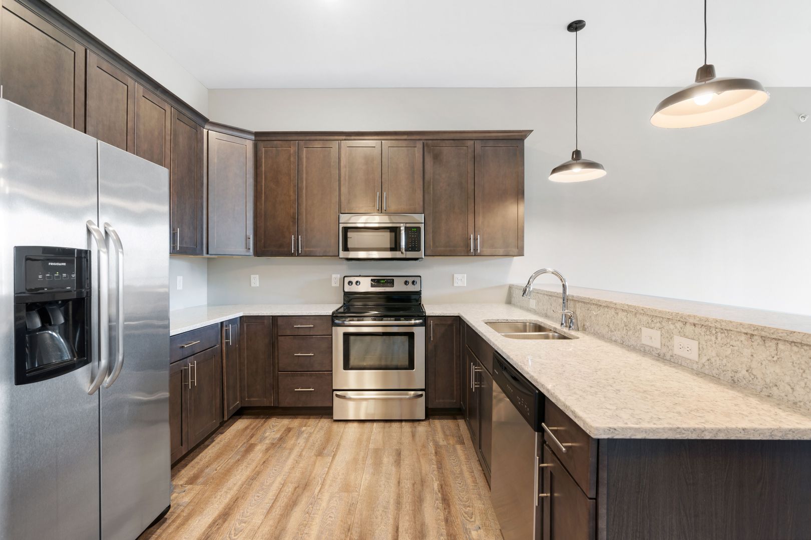 Cedar Rapids Apartment: 460 12th Avenue SE